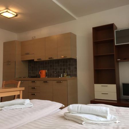 Residence La Familia Prague Extérieur photo