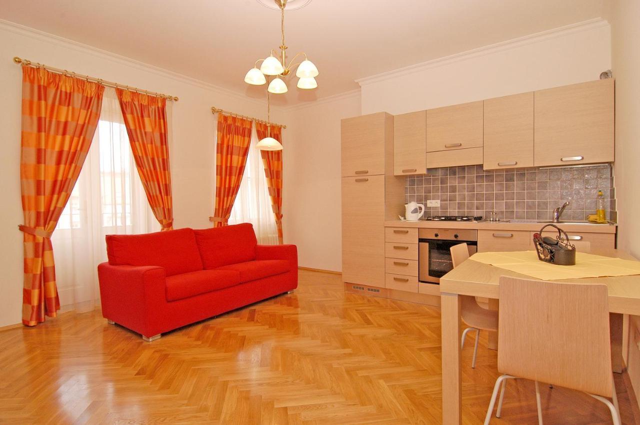 Residence La Familia Prague Extérieur photo