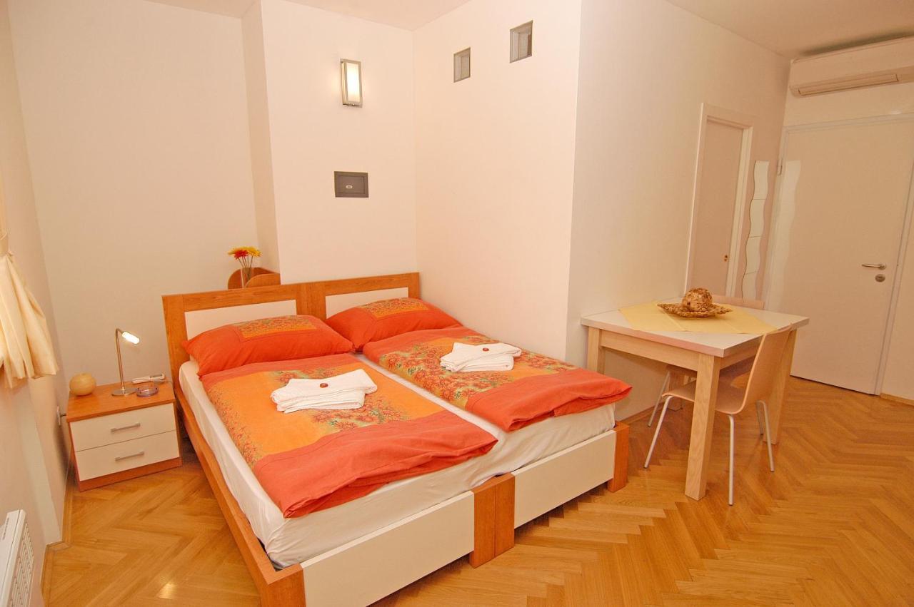 Residence La Familia Prague Extérieur photo