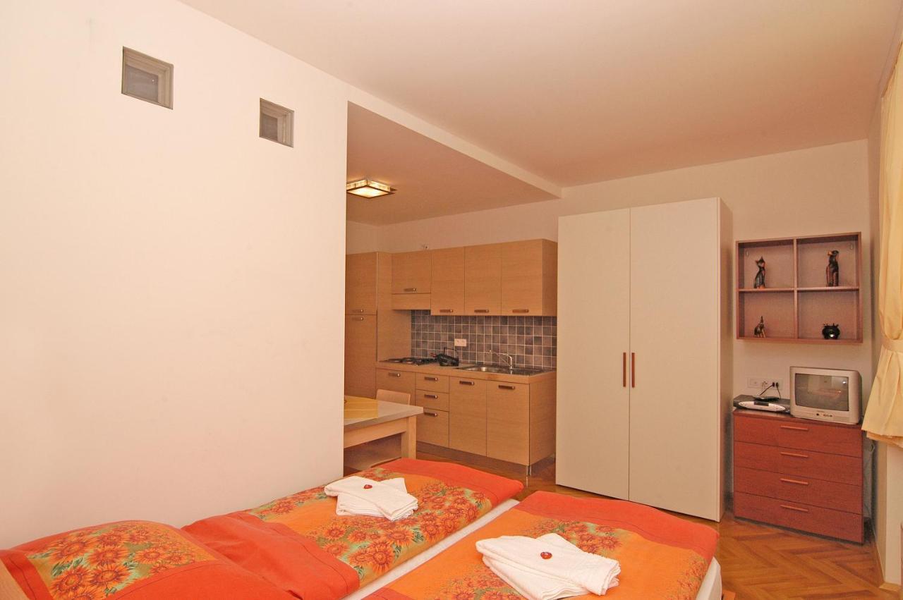 Residence La Familia Prague Extérieur photo