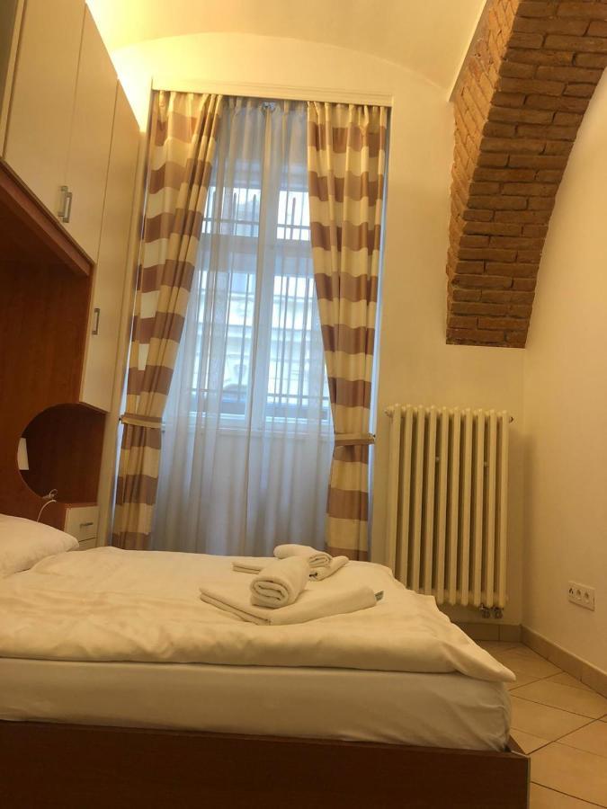 Residence La Familia Prague Extérieur photo