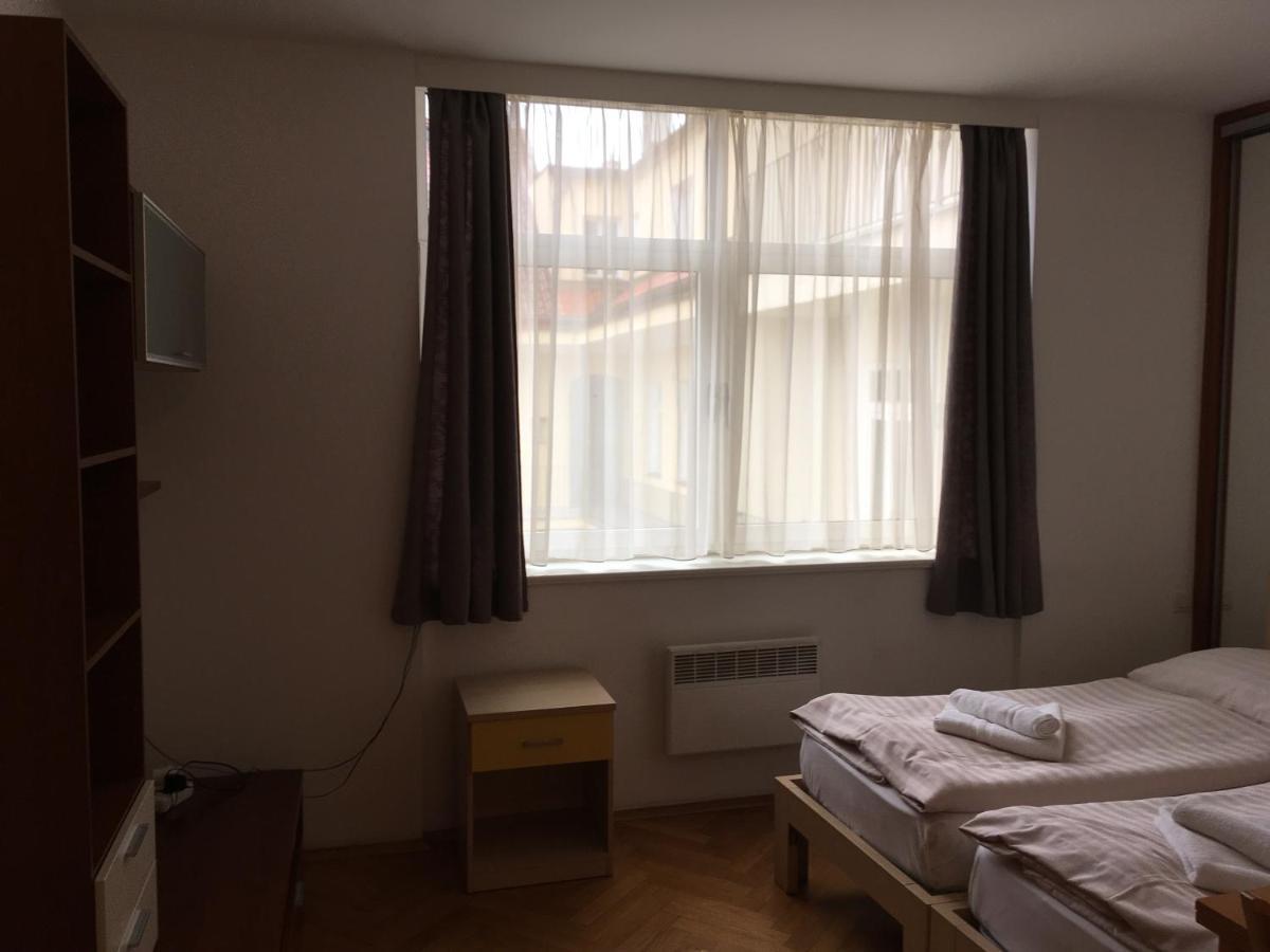 Residence La Familia Prague Extérieur photo