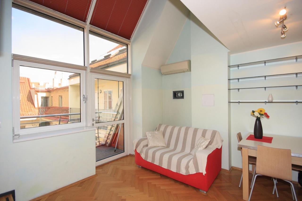 Residence La Familia Prague Extérieur photo