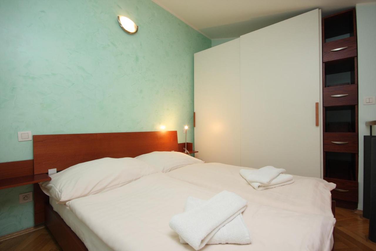 Residence La Familia Prague Extérieur photo