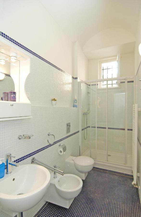 Residence La Familia Prague Extérieur photo