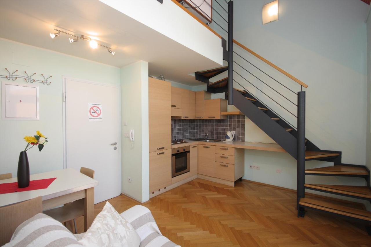 Residence La Familia Prague Extérieur photo